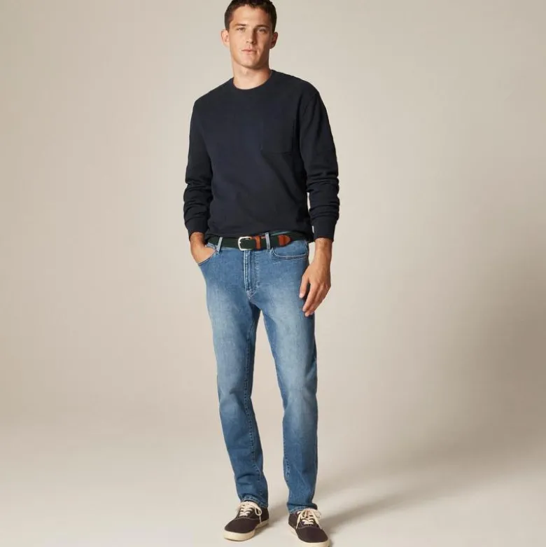 1040 Athletic Tapered-fit stretch jean in medium wash