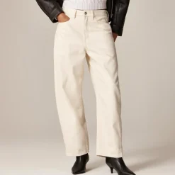 Barrel-leg jean