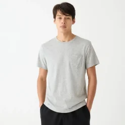 Broken-in pocket T-shirt