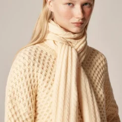 Cashmere cable-knit scarf