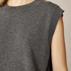 Cashmere relaxed sweater-vest
