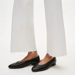 Charley kickout cropped jean in super-stretch