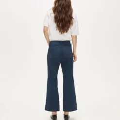 Charley kickout cropped pant in chino