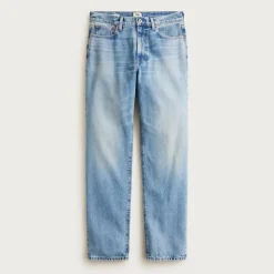 Classic Straight jean in light wash