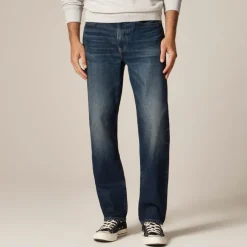 Classic Straight jean in vintage dark wash denim
