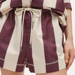 Cruise short in striped lightweight oxford