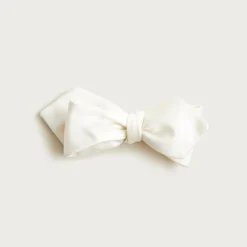 English satin point bow tie