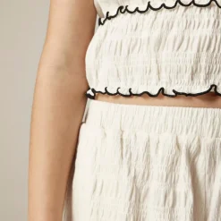 Girls' smocked lettuce-edge short in crinkled jersey
