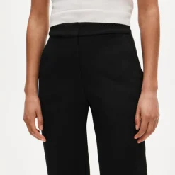 Kate straight-leg pant in four-season stretch