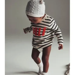 Limited-edition baby cashmere beanie and booties set