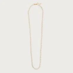 Long pearl necklace