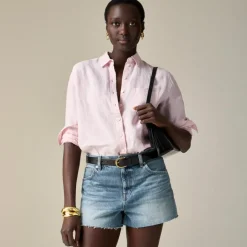 Low-rise frayed denim short