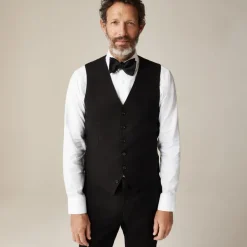Ludlow Slim-fit tuxedo vest in Italian wool