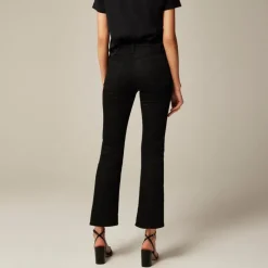 Mid-rise kickout jean