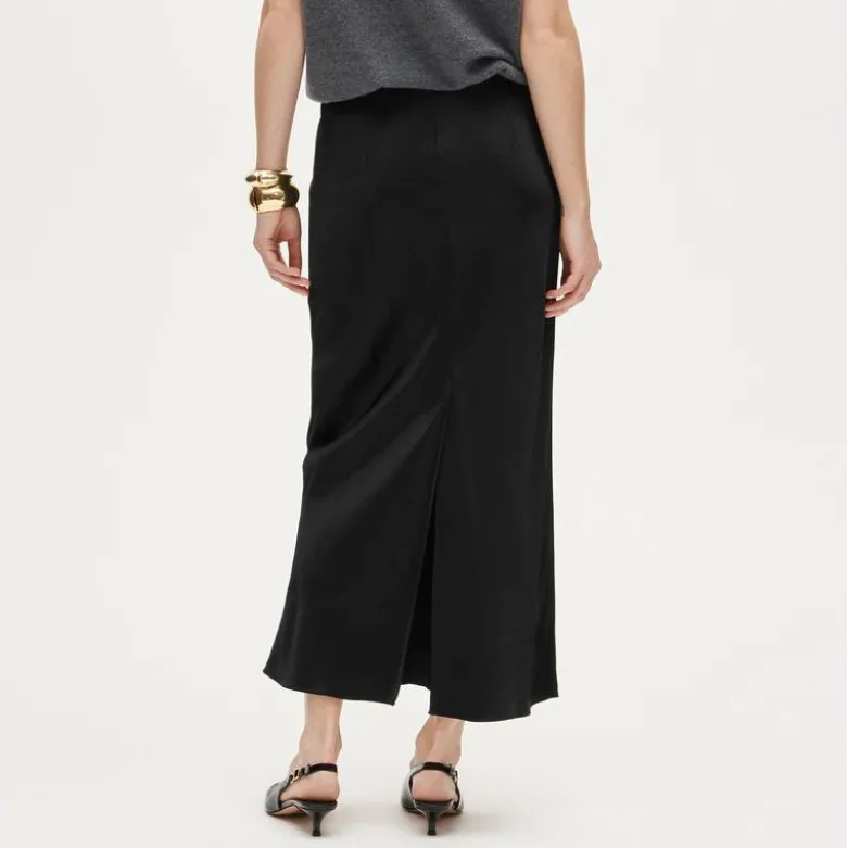 New Gwyneth slip skirt in viscose charmeuse