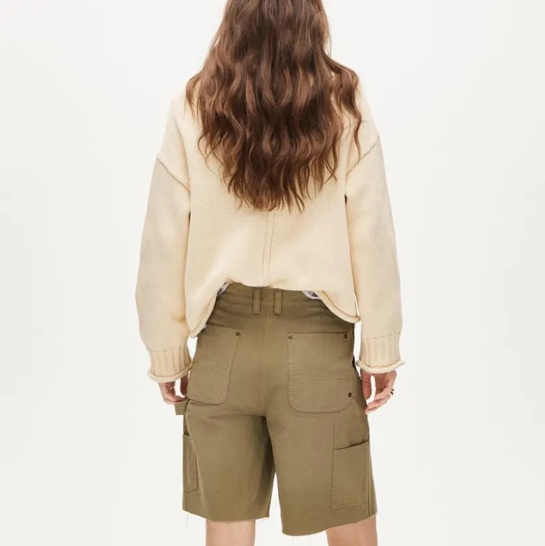Painter short in canvas