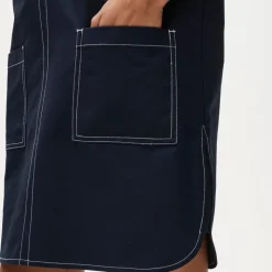 Patch-pocket pullover dress in structured cotton poplin