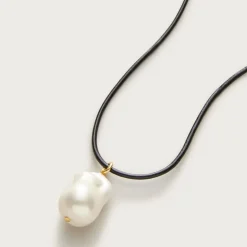 Pearl pendant and leather cord necklace