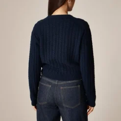 Perfect cashmere cable-knit crewneck sweater