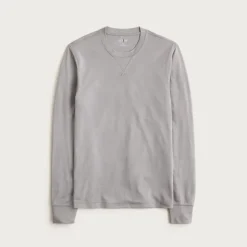 Performance crewneck with COOLMAX® technology