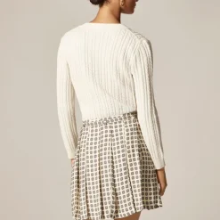 Pleated prep skirt in foulard print