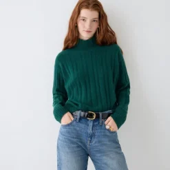 Ribbed mockneck sweater in Supersoft yarn
