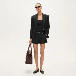 Scalloped suit short in Gramercy linen blend