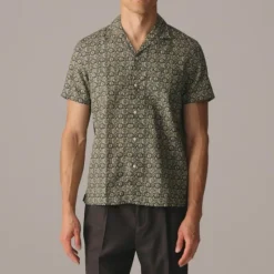 Short-sleeve slub cotton-linen blend camp-collar shirt in print