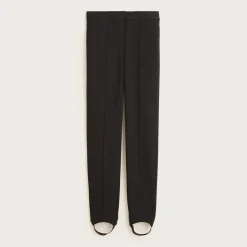 Stirrup pant in four-season stretch